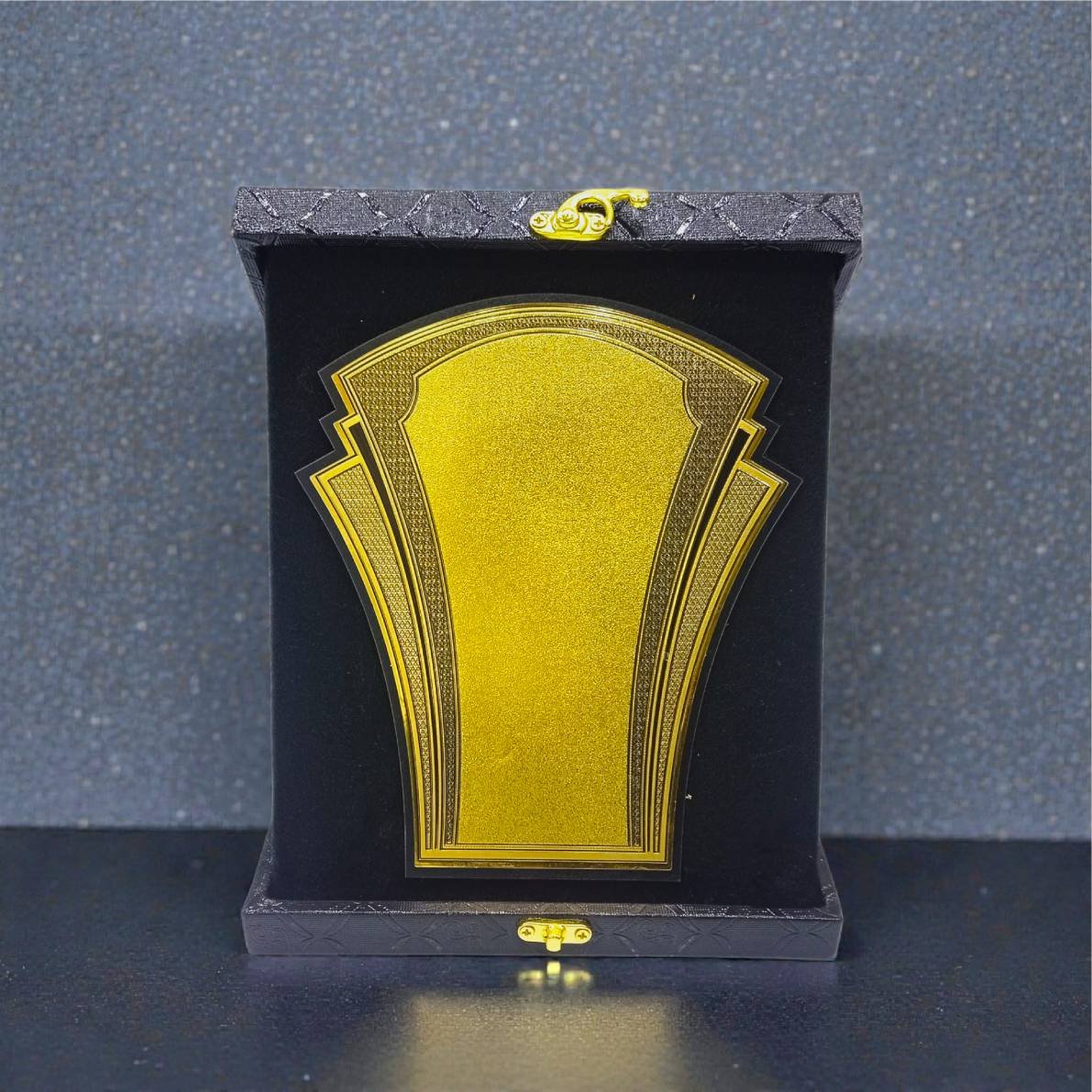 درع بنقش تقليدي